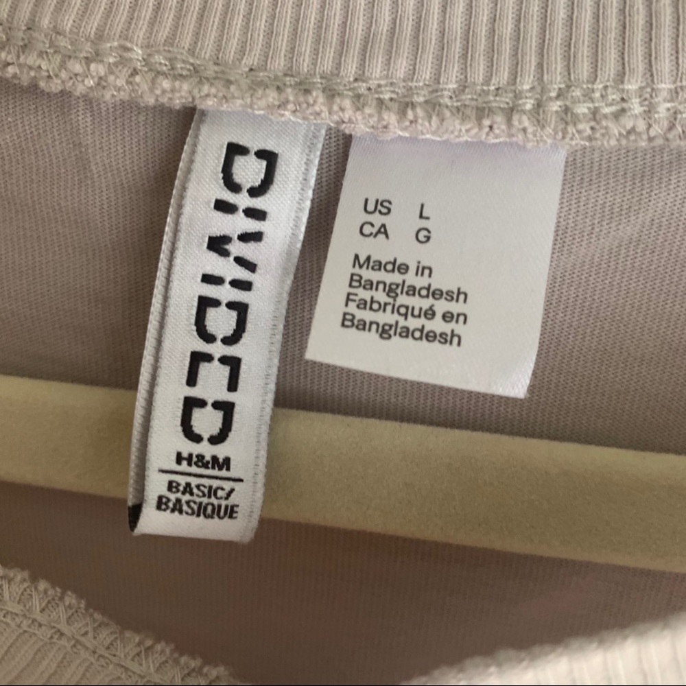 H&M Basic Tee - Picture 2 of 6